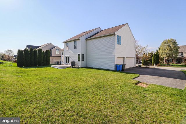 2730 WOODSPRING DR, York, PA 17402