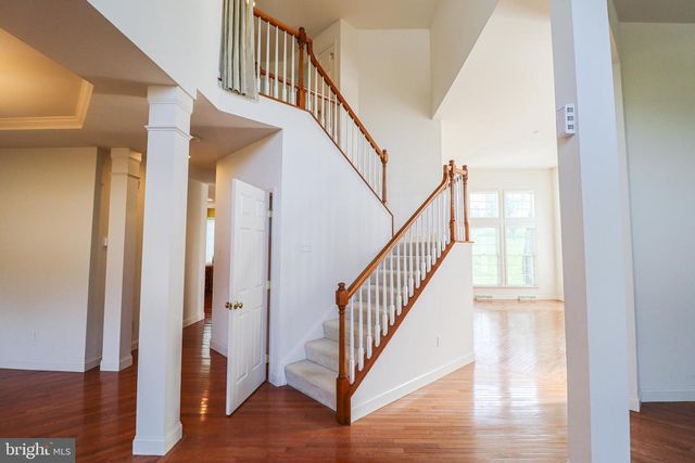 2730 WOODSPRING DR, York, PA 17402