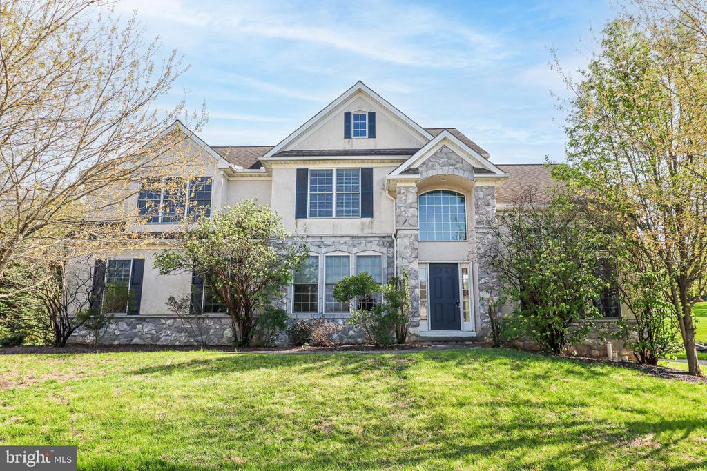 2730 WOODSPRING DR, York, PA 17402