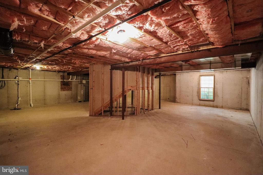 Image 50 of property listing at 2730 WOODSPRING DR, York, PA 17402