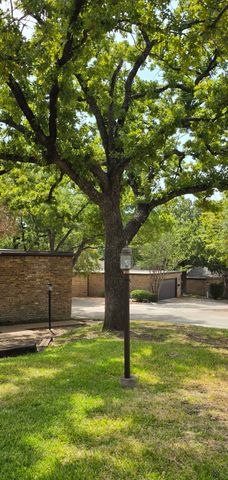 2781 Fairway Park Street, Grand Prairie, TX 75050