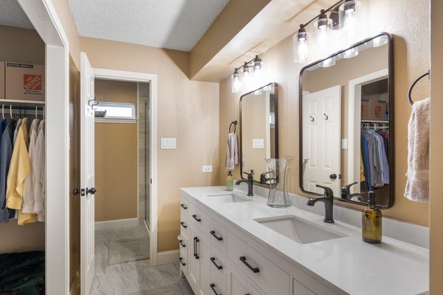 2781 Fairway Park Street, Grand Prairie, TX 75050