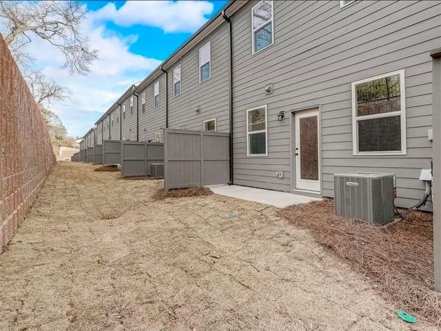 1632 Gunnin Trace NW, Atlanta, GA 30318