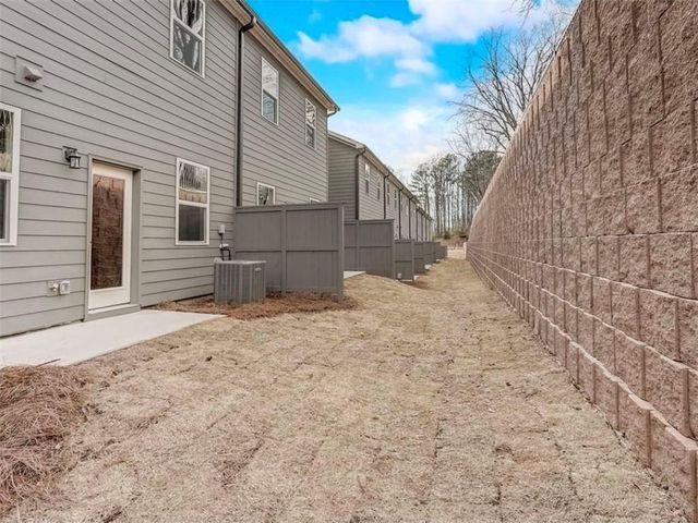 1632 Gunnin Trace NW, Atlanta, GA 30318