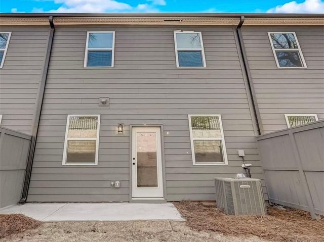 1632 Gunnin Trace NW, Atlanta, GA 30318