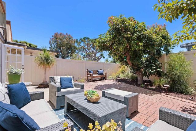 206 Calle de Madera, Encinitas, CA 92024