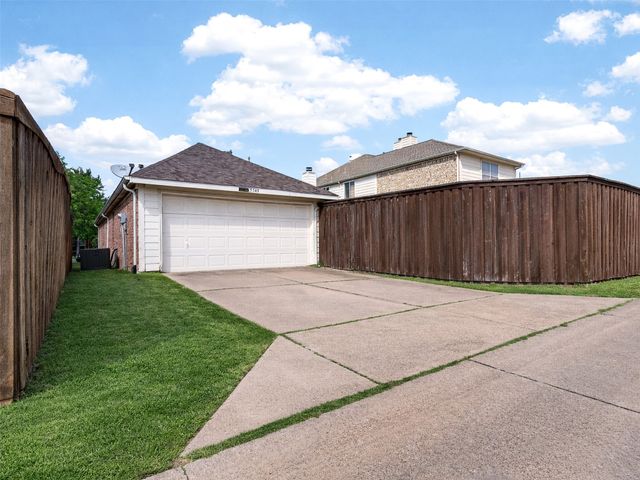 5549 Green Hollow Lane, The Colony, TX 75056