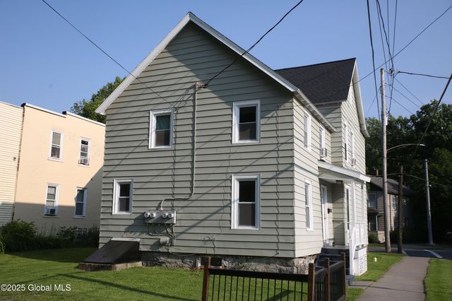 67 Van Dam Street, Saratoga Springs, NY 12866