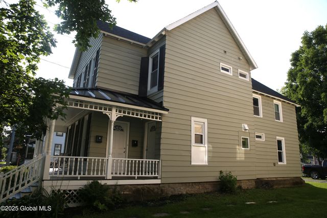 67 Van Dam Street, Saratoga Springs, NY 12866