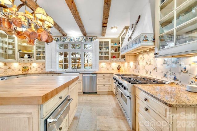 138 Indian Trace, Lake Toxaway, NC 28747