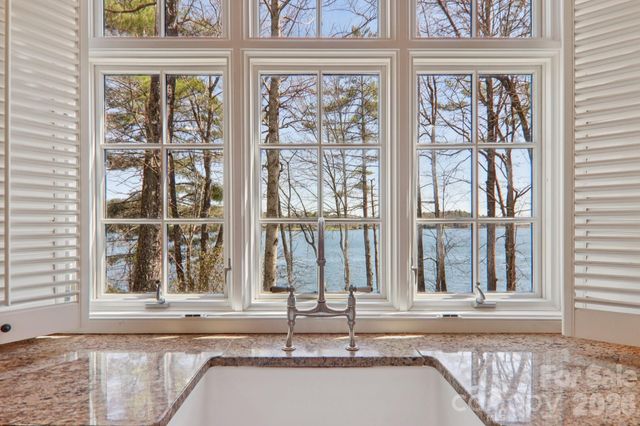 138 Indian Trace, Lake Toxaway, NC 28747