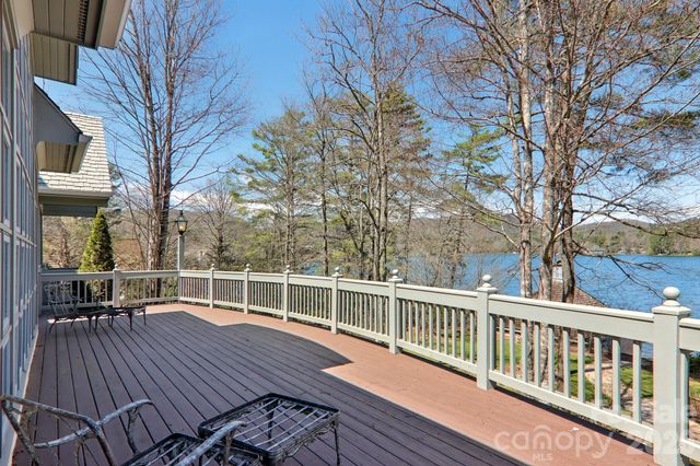 138 Indian Trace, Lake Toxaway, NC 28747