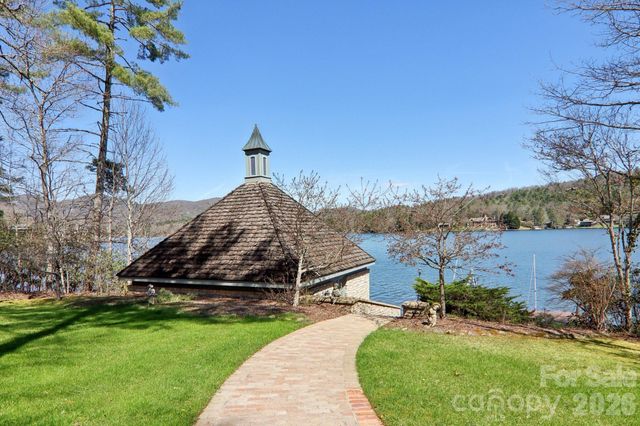 138 Indian Trace, Lake Toxaway, NC 28747