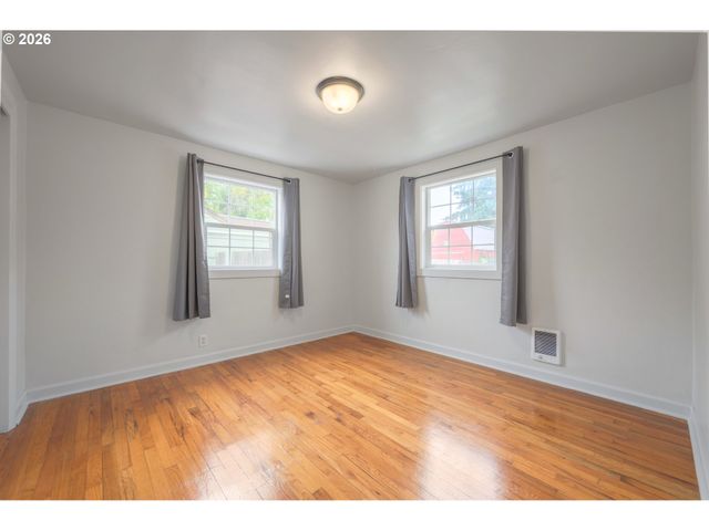 4470 ROYAL Ave, Eugene, OR 97402