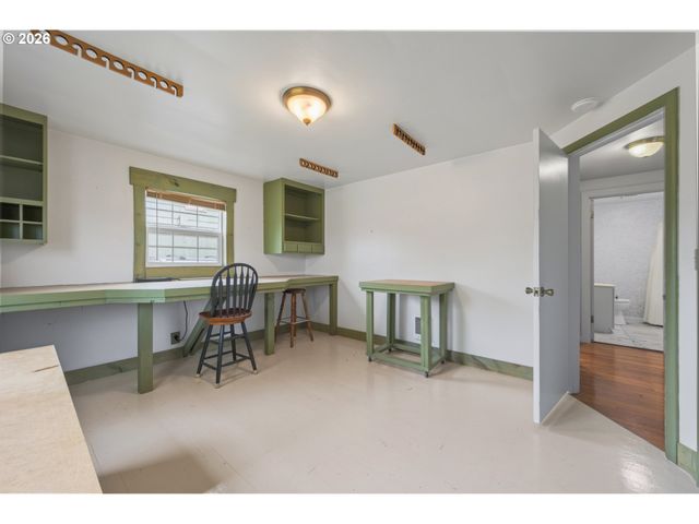 4470 ROYAL Ave, Eugene, OR 97402