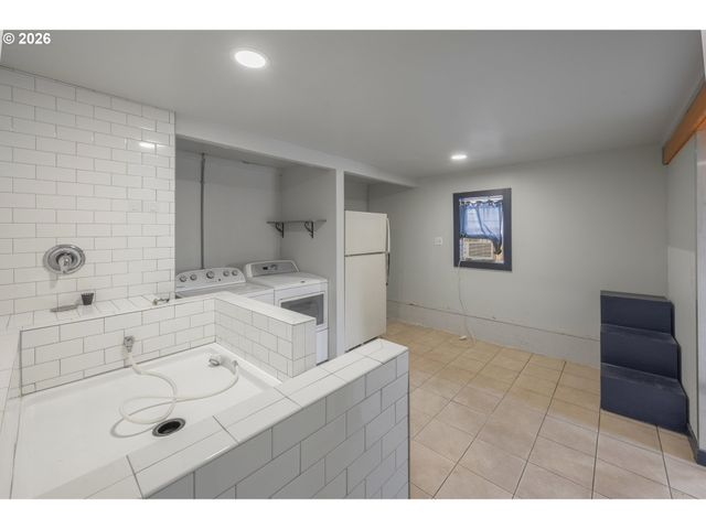 4470 ROYAL Ave, Eugene, OR 97402