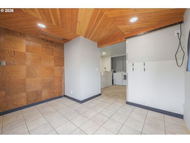 4470 ROYAL Ave, Eugene, OR 97402