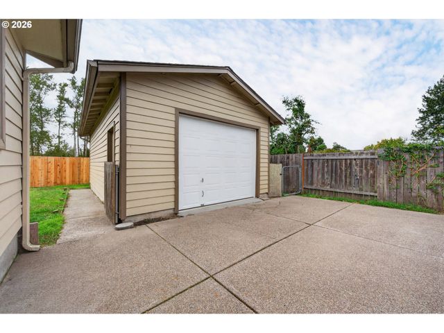 4470 ROYAL Ave, Eugene, OR 97402