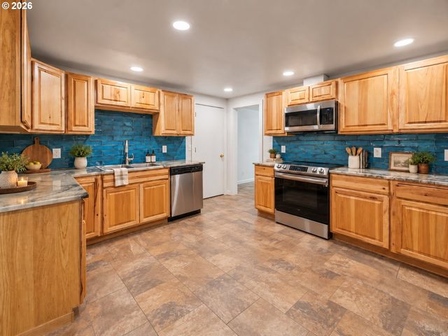 4470 ROYAL Ave, Eugene, OR 97402