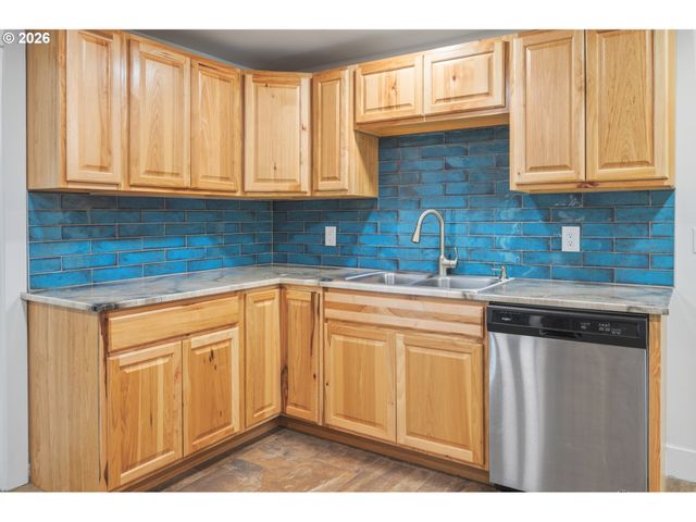 4470 ROYAL Ave, Eugene, OR 97402