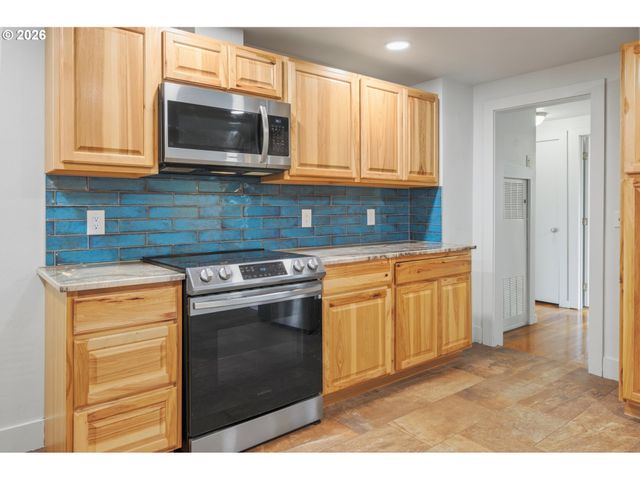 4470 ROYAL Ave, Eugene, OR 97402