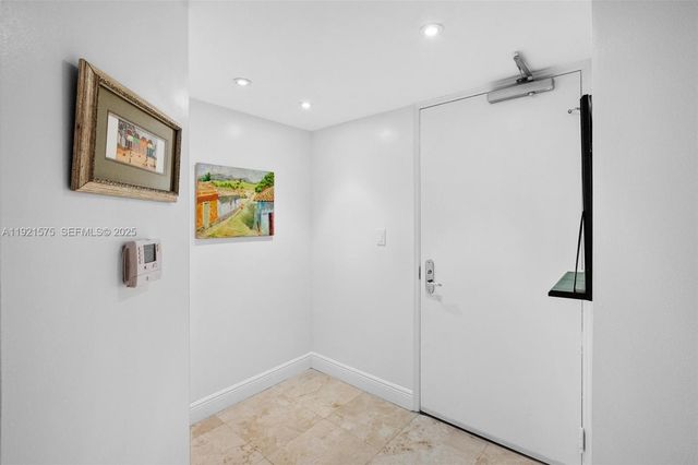 19900 E Country Club Dr 212, Aventura, FL 33180