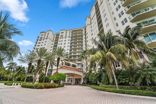 19900 E Country Club Dr 212, Aventura, FL 33180