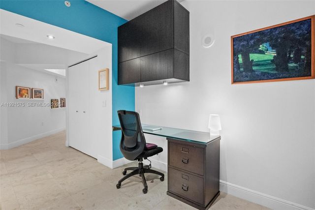 19900 E Country Club Dr 212, Aventura, FL 33180