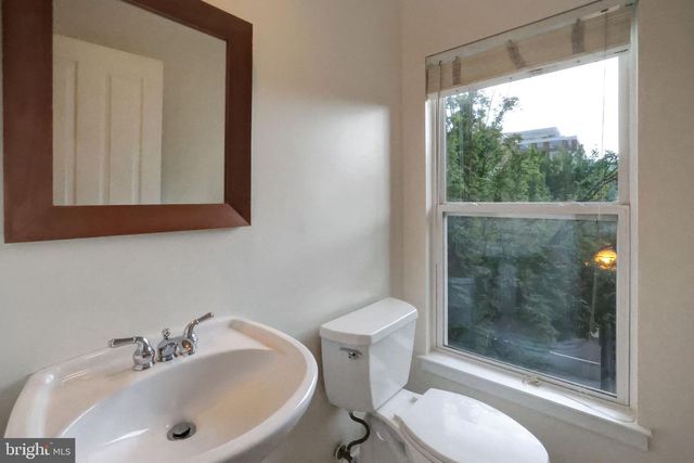 2133 12TH PL NW, Washington, DC 20009