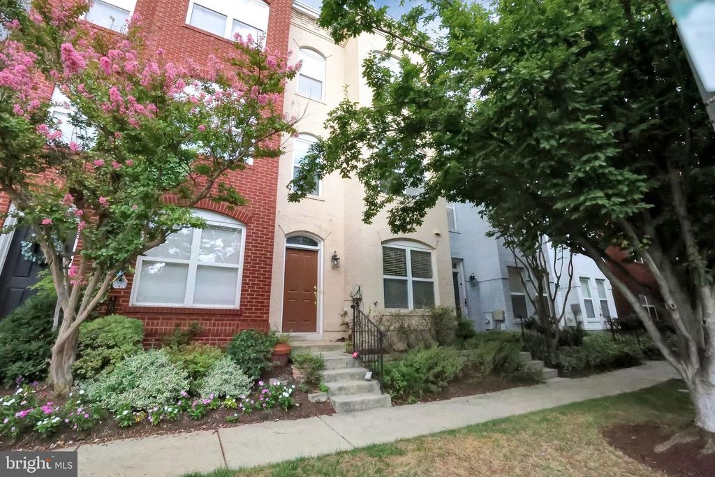 2133 12TH PL NW, Washington, DC 20009