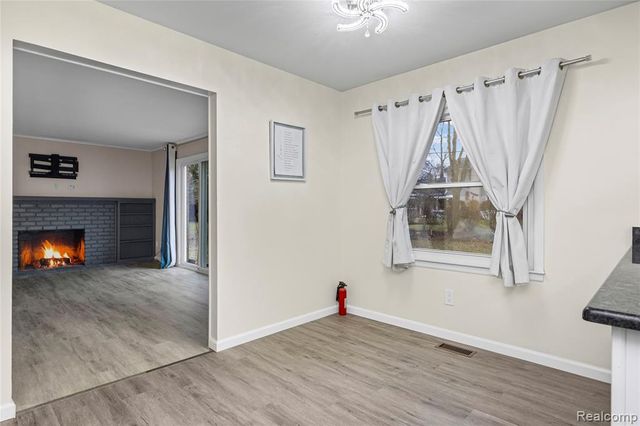 5738 Pebbleshire Road, Bloomfield Hills, MI 48301