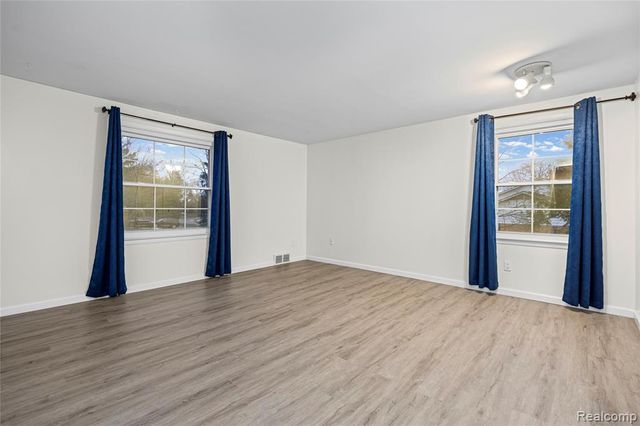 5738 Pebbleshire Road, Bloomfield Hills, MI 48301