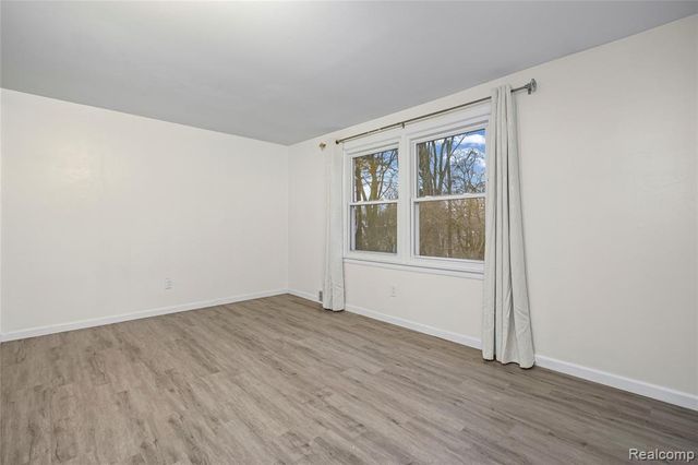 5738 Pebbleshire Road, Bloomfield Hills, MI 48301