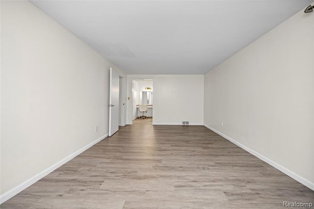 5738 Pebbleshire Road, Bloomfield Hills, MI 48301