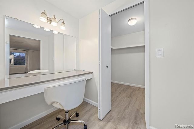 5738 Pebbleshire Road, Bloomfield Hills, MI 48301