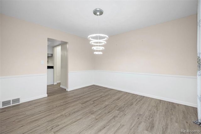 5738 Pebbleshire Road, Bloomfield Hills, MI 48301