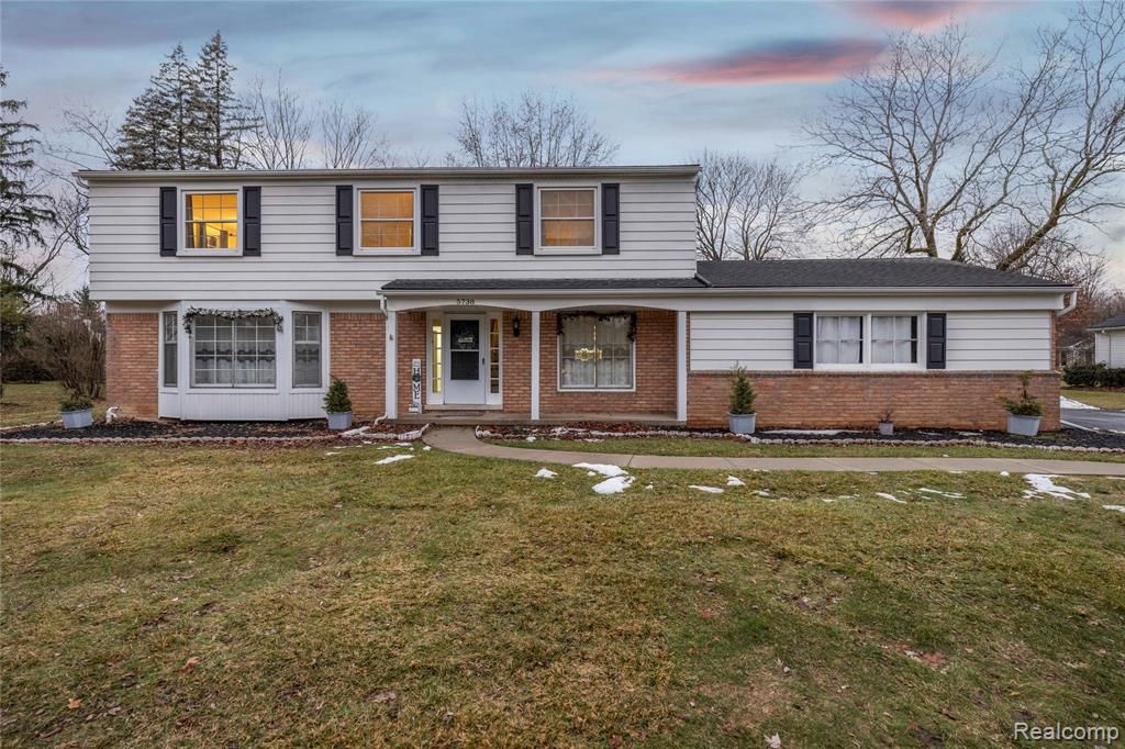 5738 Pebbleshire Road, Bloomfield Hills, MI 48301