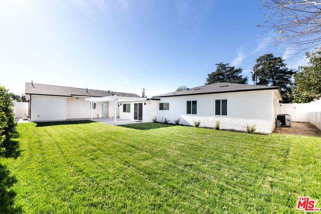 8446 Penfield Avenue, Winnetka, CA 91306