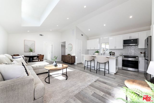 8446 Penfield Avenue, Winnetka, CA 91306