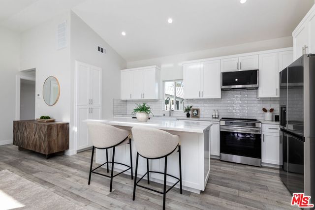 8446 Penfield Avenue, Winnetka, CA 91306