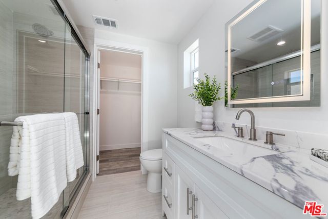 8446 Penfield Avenue, Winnetka, CA 91306