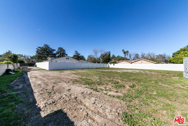 8446 Penfield Avenue, Winnetka, CA 91306