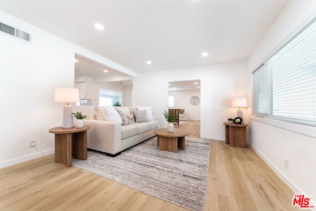 8446 Penfield Avenue, Winnetka, CA 91306