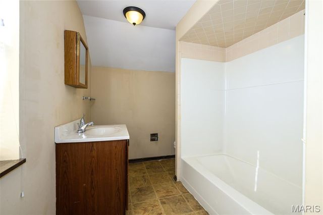 3716 Tholozan Avenue, St Louis, MO 63116