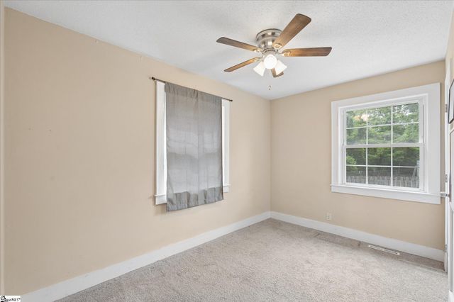 2 Maryland Avenue, Greenville, SC 29611