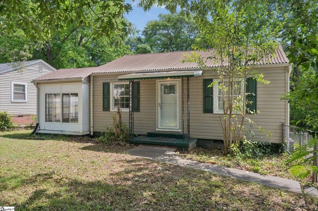 2 Maryland Avenue, Greenville, SC 29611