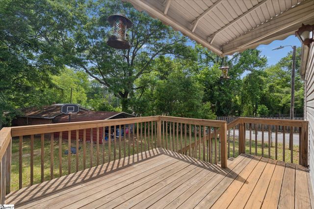2 Maryland Avenue, Greenville, SC 29611