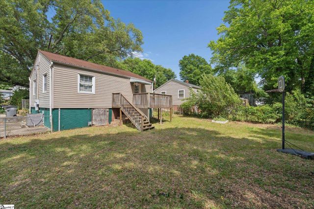 2 Maryland Avenue, Greenville, SC 29611
