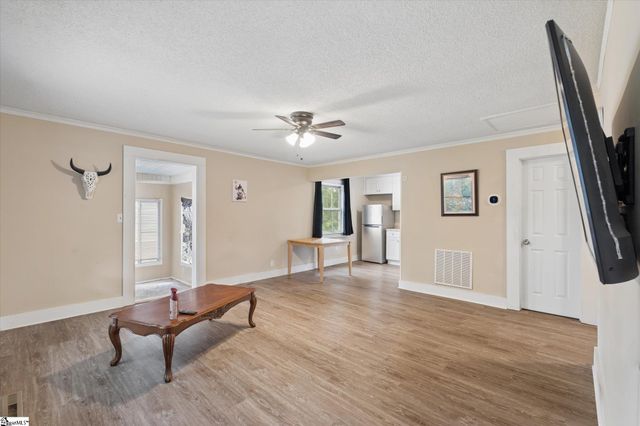 2 Maryland Avenue, Greenville, SC 29611