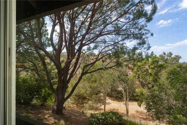 5548 E Vista del Amigo, Anaheim Hills, CA 92807